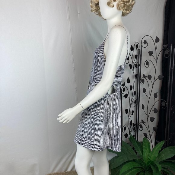 Love Riche Cutouts Romper - Picture 5 of 9